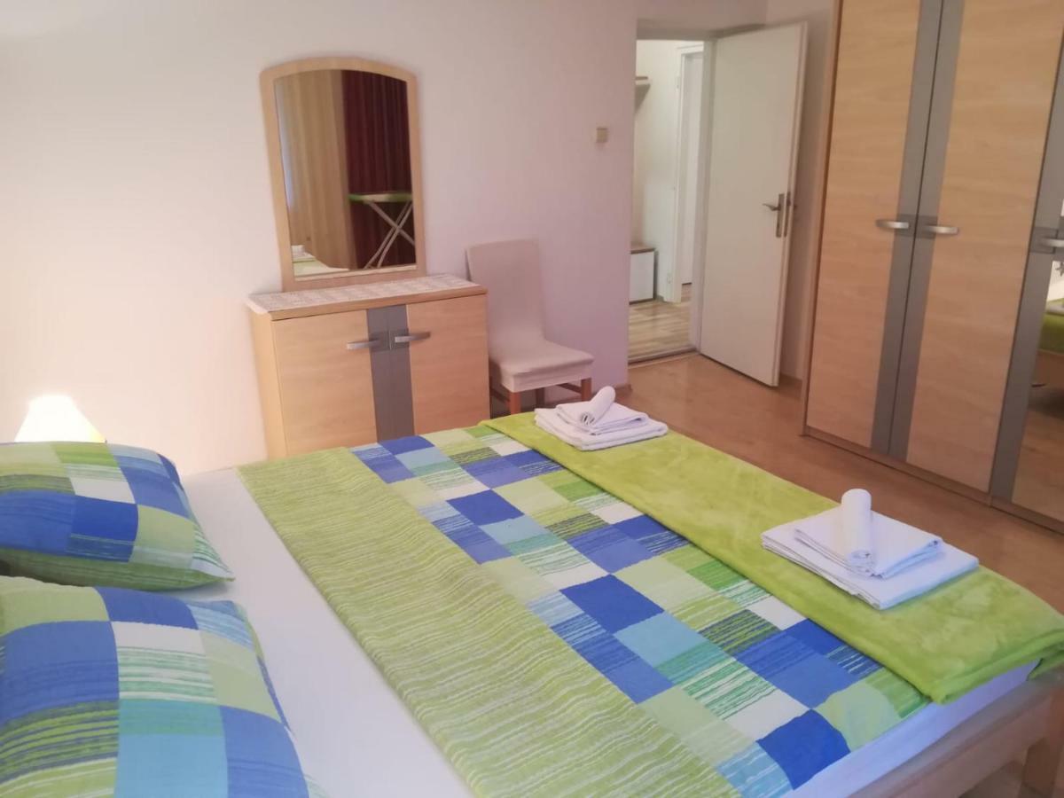 Appartamento Apartman Tomic Korenica Esterno foto